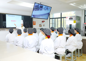 新纪元西点培训学校